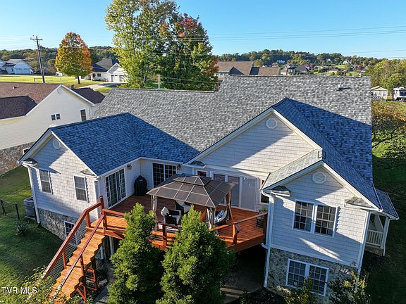 3rd image of 290 New Hope Rd