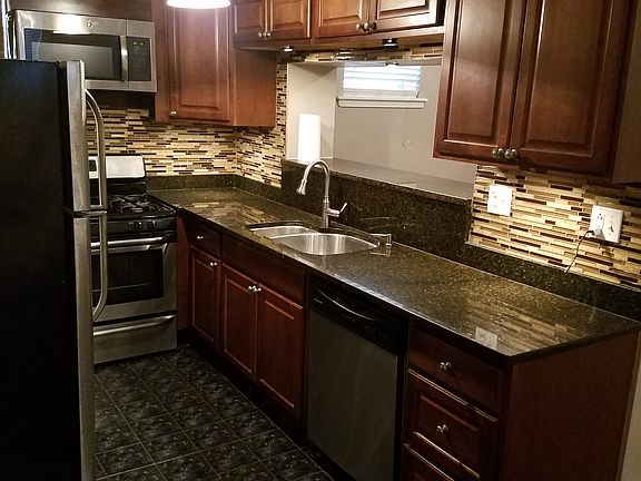 5th image of 2317 E 70th St #012