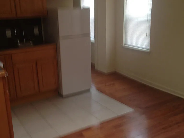 2047 Fitzwater St #3 — Photo 7