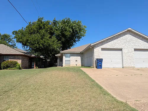 1002 Mitchell Ln Photo 1