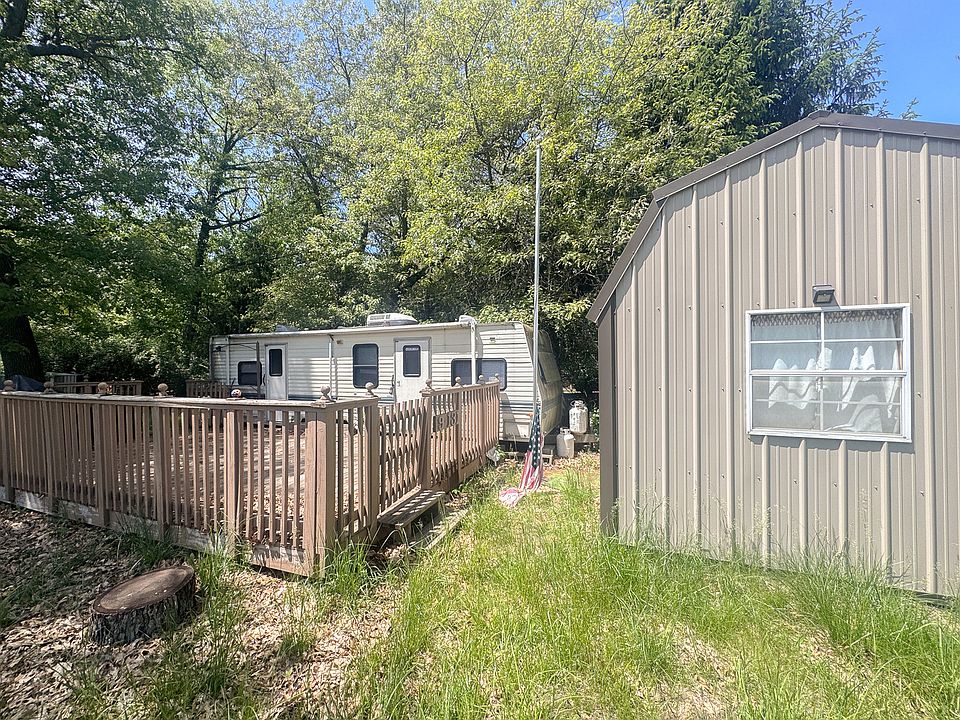 1st image of 9/131 Woodhaven Dr E