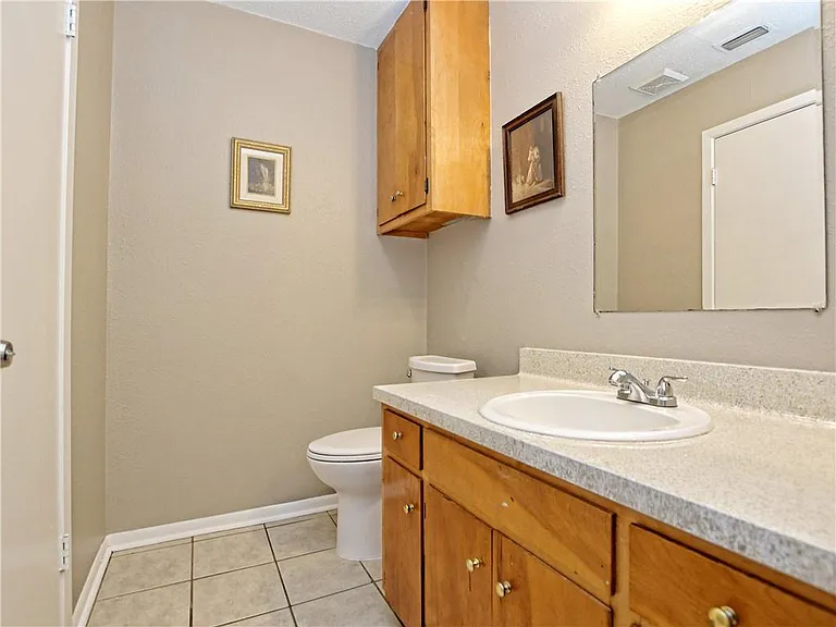 904 Walter St — Photo 12