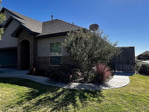 Private entry to backyard 