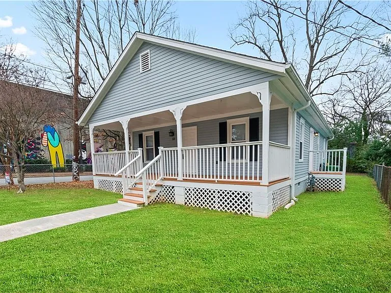 112 Tye St SE — Photo 4