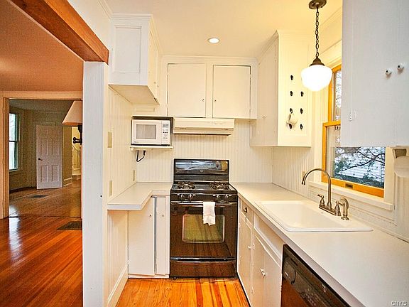 2nd image of 5 Nickerson St