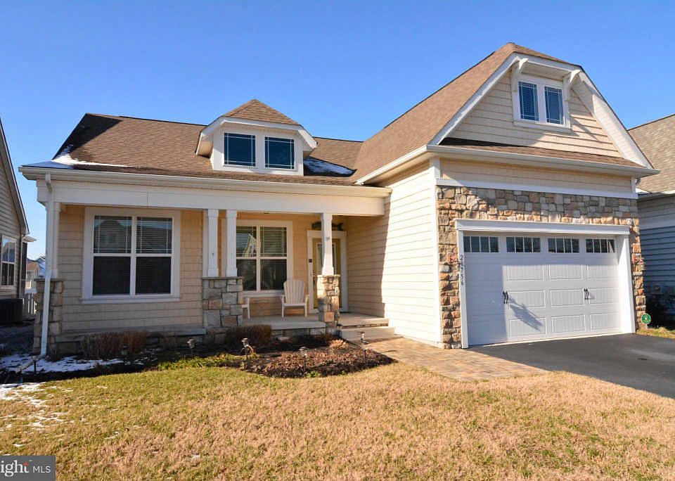 1st image of 23756 Pembroke Ln