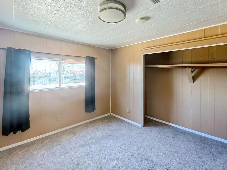 30100 Lakeview Ave — Photo 2