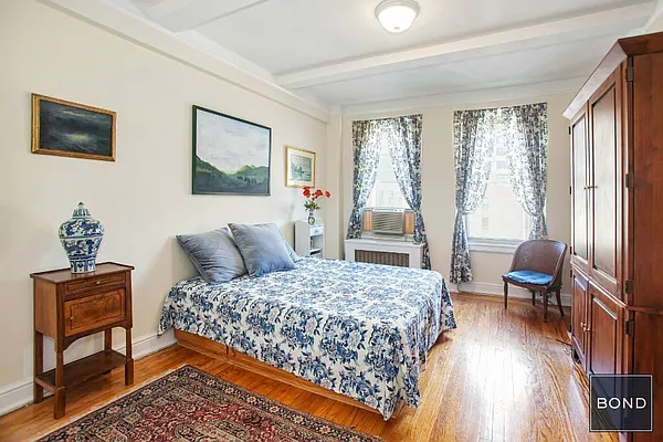 Sold by Bond New York | media 11