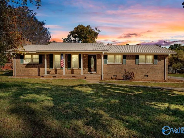 2013 Bedford St, Scottsboro, AL 35769