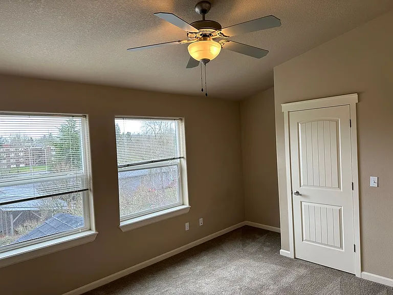 University Townhomes — Photo 23