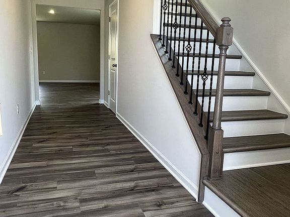4th image of 11023 Daisy Ct