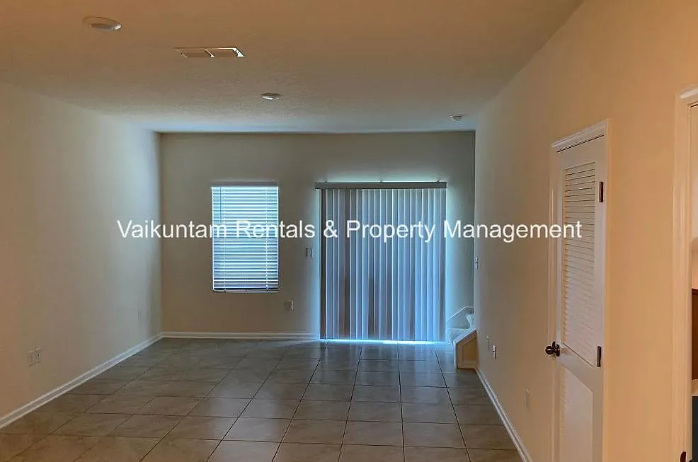 2 bed, 2.5 bath, 1107 sqft, $1,595 — Photo 4