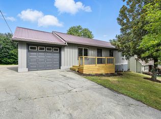 1108 Sourmash Dr, Kingsport, TN 37660