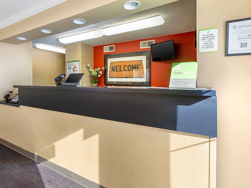 Lobby and Guest Check-in