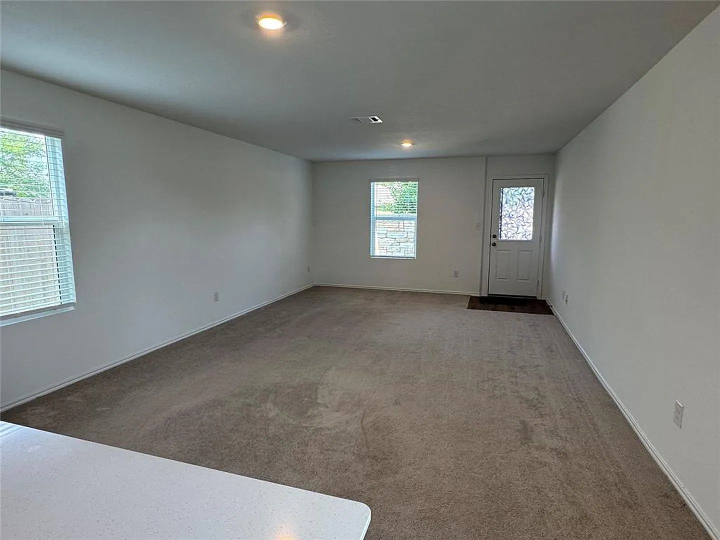 Almost New Home for Lease in Lockhart! Ready for Move in! — Photo 4
