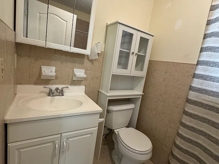 405 Ellison St — Photo 5
