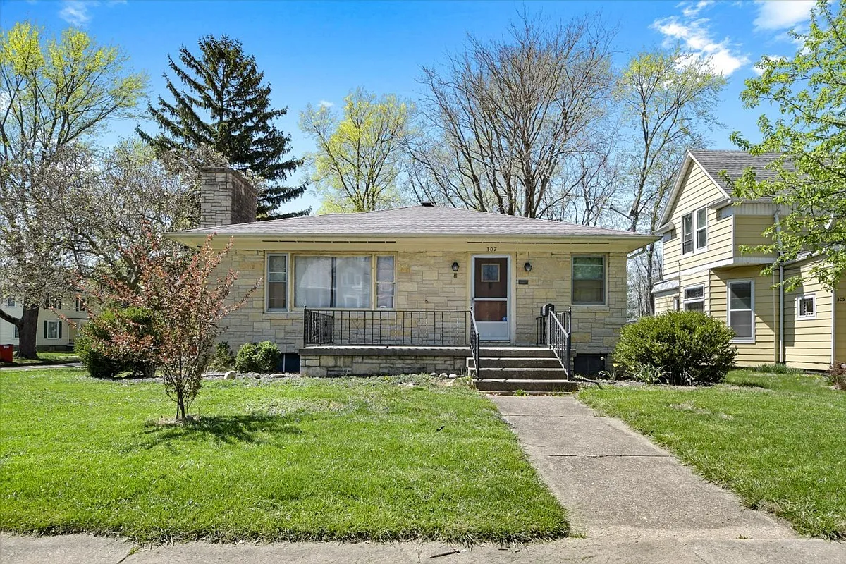 307 S Elm St photo 1