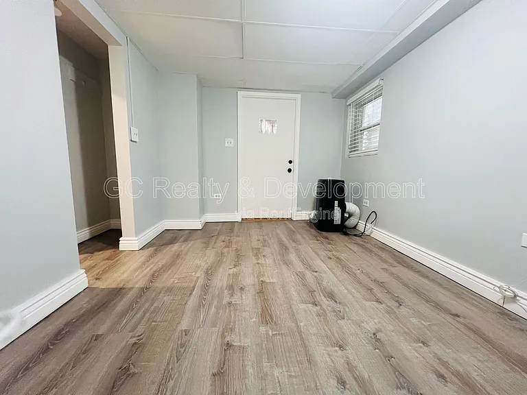 6316 N Rockwell St #G — Photo 2
