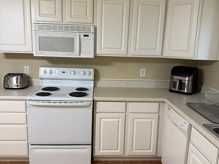 16210 N Park Dr — Photo 7