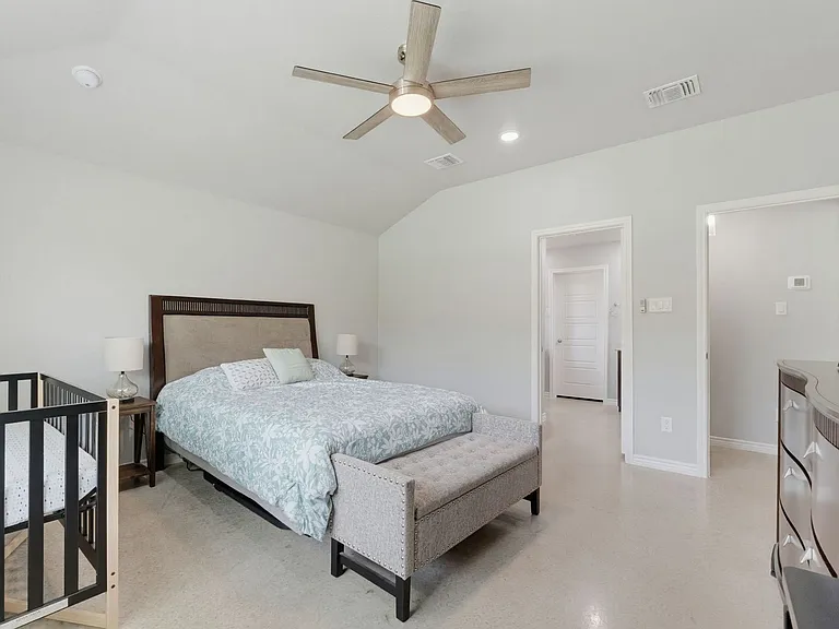 1645 Dryden Ave — Photo 9
