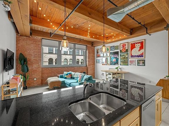 3rd image of 712 Broadway Blvd #704