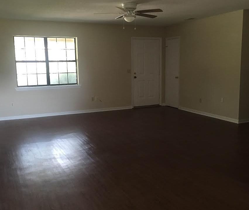 1st image of 602 Little John Ct