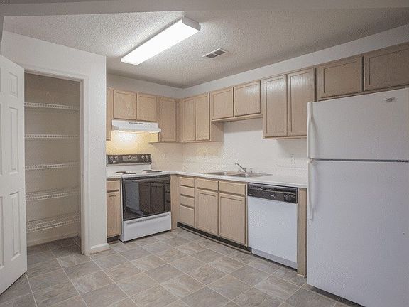 4th image of 100 Marshview Dr #100