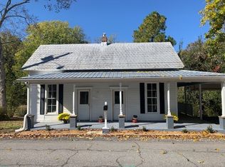 130 Columbia Ave, Centerville, TN 37033