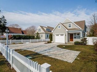 38 Blossom Ave, Osterville, MA 02655