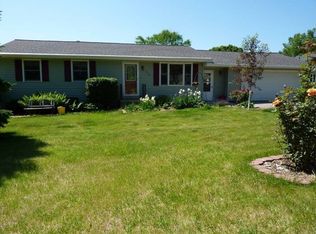 208 Holman Rd, Deerfield, WI 53531