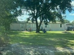 884 Honeysuckle St, Bridge City, TX 77611