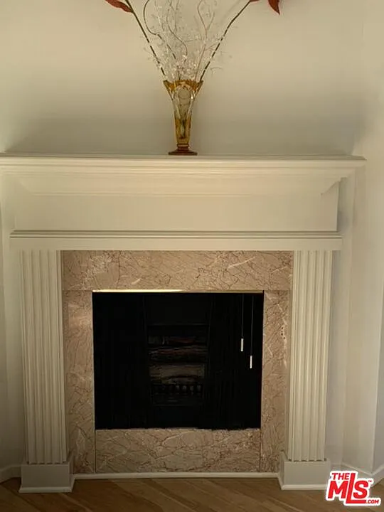 3 bed, 3.0 bath, 1978 sqft, $7,995 — Photo 3