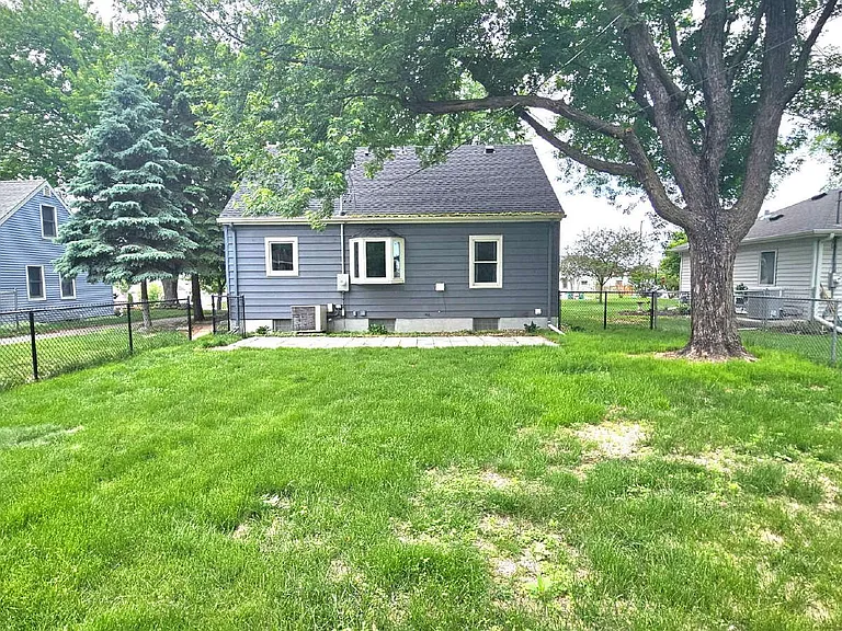 3029 Texas Ave S — Photo 23