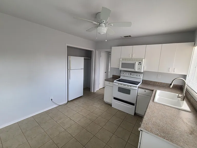203 Santurce Ave #B — Photo 2