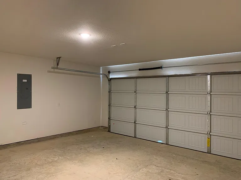 413 E Hull St — Photo 21