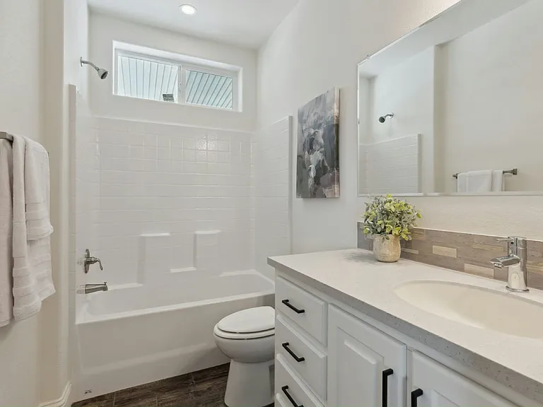 7500 E Voyager Rd #4-0004 — Photo 6