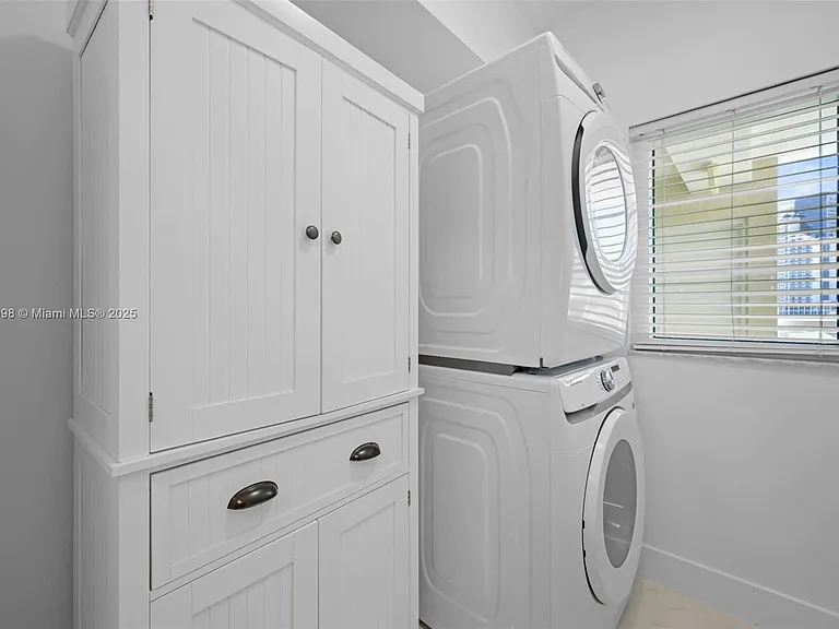 18100 N Bay Rd #708 — Photo 11