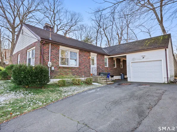 74 Village Lane, Bridgeport, CT 06606