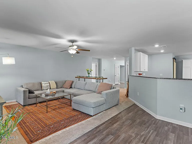 680 Aurora Pl — Photo 14