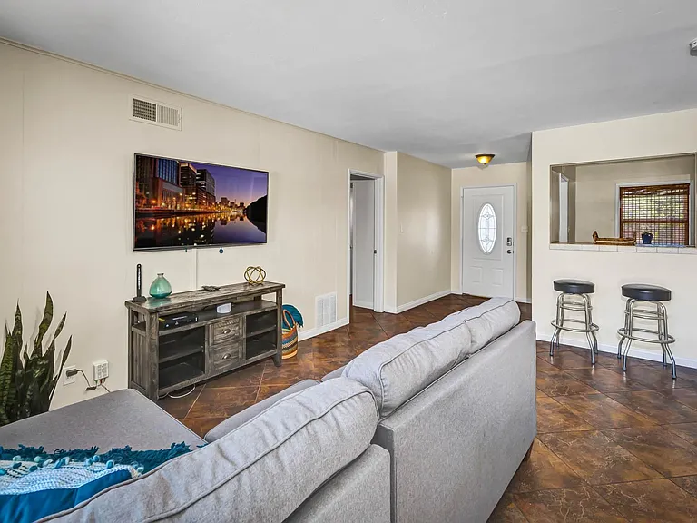 4191 Mount Everest Blvd — Photo 13