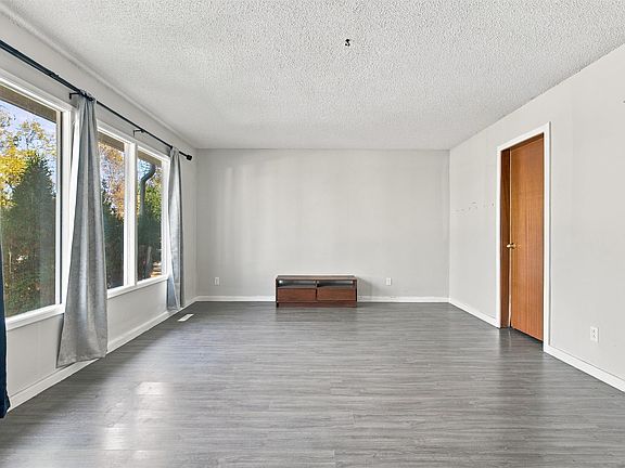4th image of 12303 115th Ave NW