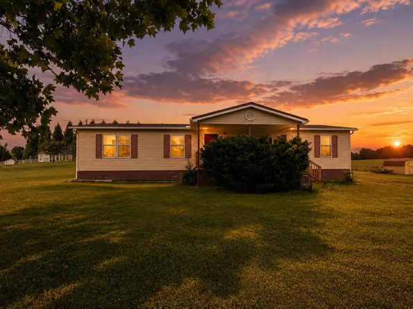 8135 Doctor Ralph Stanley Hwy, Coeburn, VA 24230