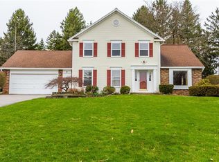 21 Wenlock Rd, Fairport, NY 14450