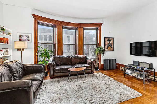 Rented by George Agiovlasitis, LREB | media 1