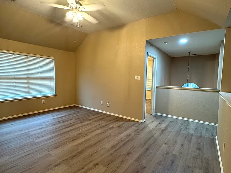 1625 Mineral Springs Dr — Photo 11