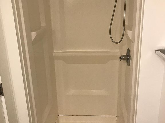 4th image of 1375 W 59th St #3