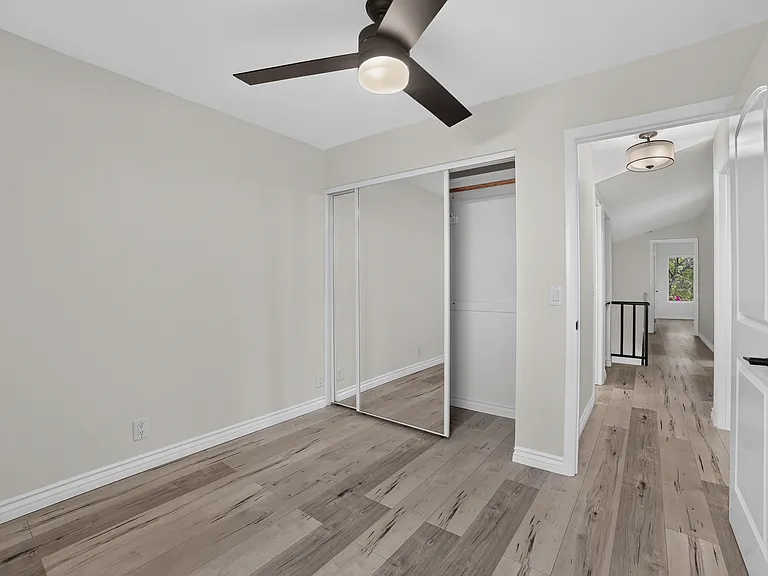 655 W Ontario Ave — Photo 50
