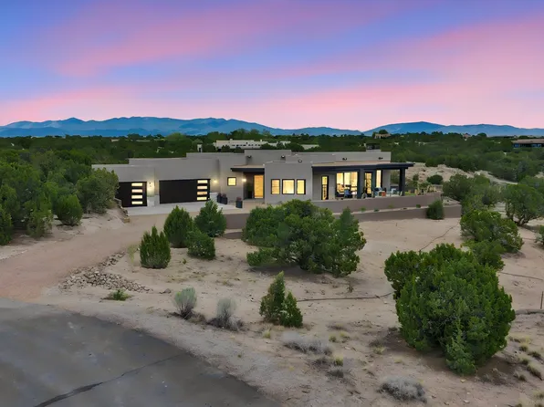 23 Windridge Cir, Santa Fe, NM 87506