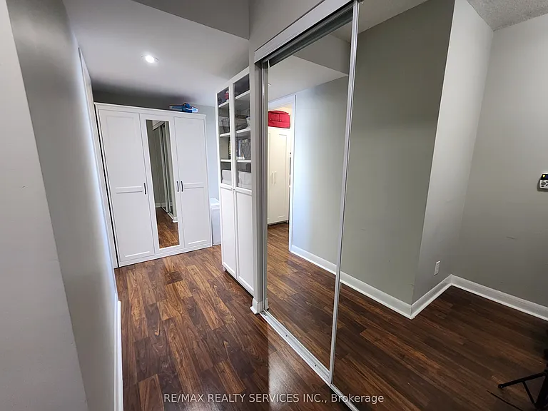 25 Town Centre Ct #1002 — Photo 4