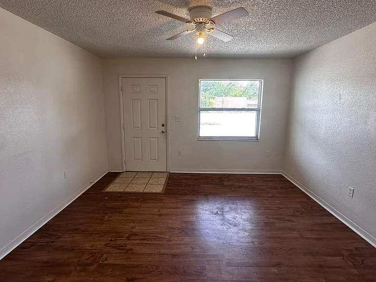 995 N Berkley Rd #6 — Photo 4